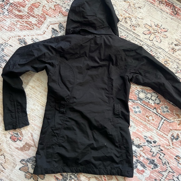 North Face Raincoat - Picture 4 of 7